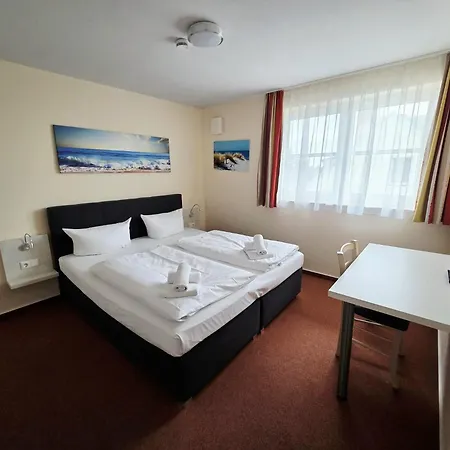 Holiday home 4 Schlafzimmer, 3 Baeder, Sauna Und Kamin Ca 650m Zum Ostseestrand Koserow